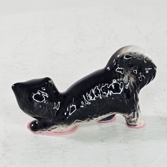 Vintage Ceramic Cat Figurine Black & White Stretch Pose Curled Tail Kitsch - Picture 3 of 8